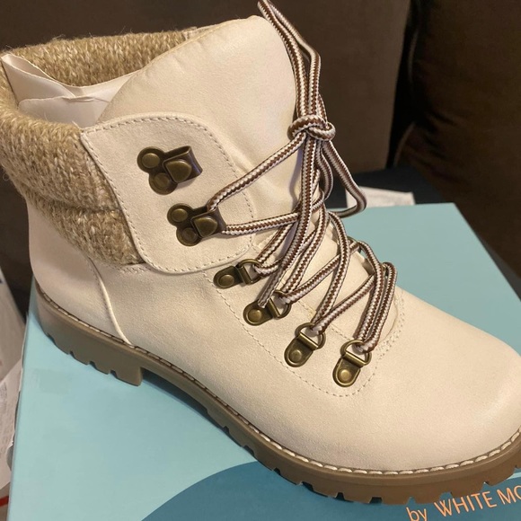 Women's Pathfield Lace-Up Booties - Picture 4 of 5